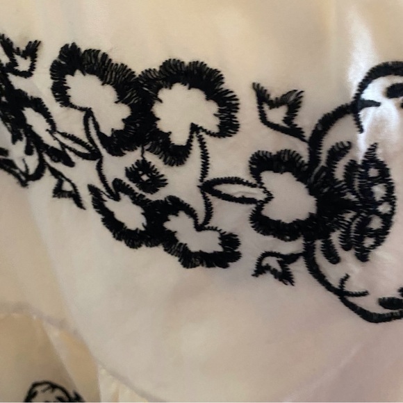 Old Navy Embroidered Mini Swing Dress Woman 4X Cream Pockets Boho Scandinavian - Picture 7 of 15